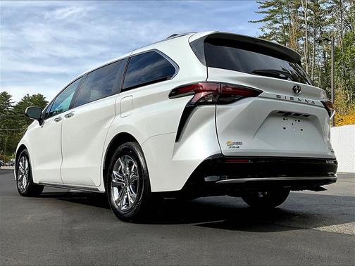 2022 Toyota Sienna Platinum 7 Passenger