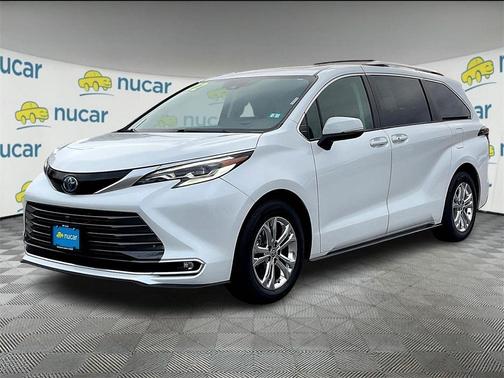 2022 Toyota Sienna Platinum 7 Passenger