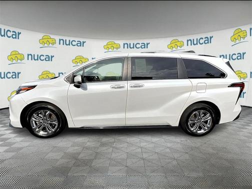 2022 Toyota Sienna Platinum 7 Passenger