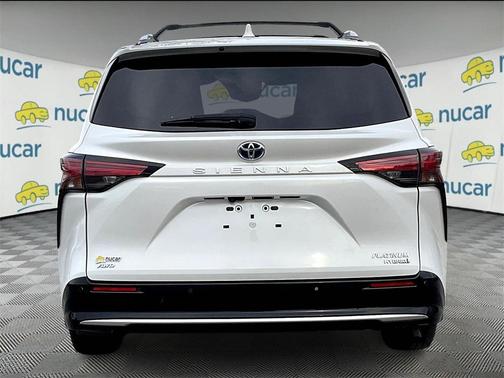 2022 Toyota Sienna Platinum 7 Passenger