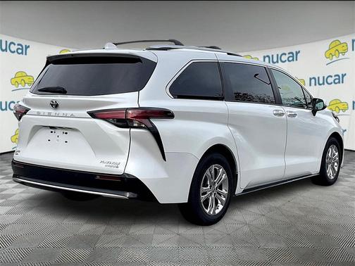 2022 Toyota Sienna Platinum 7 Passenger