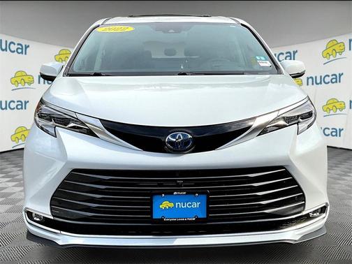 2022 Toyota Sienna Platinum 7 Passenger