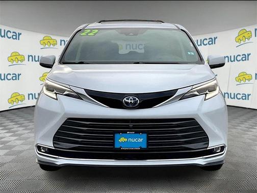 2022 Toyota Sienna Platinum 7 Passenger