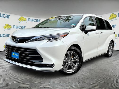 2022 Toyota Sienna Platinum 7 Passenger