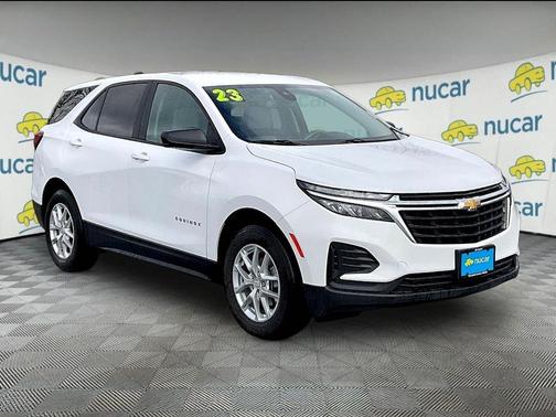 White 2023 Chevrolet Equinox LS