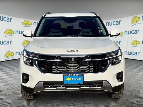 White 2026 Kia Seltos S