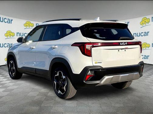 White 2026 Kia Seltos S
