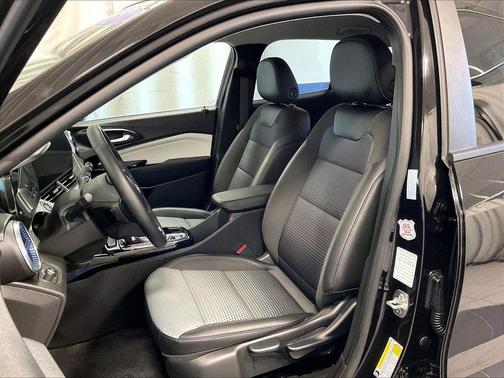 Black 2025 Chevrolet Trax LT