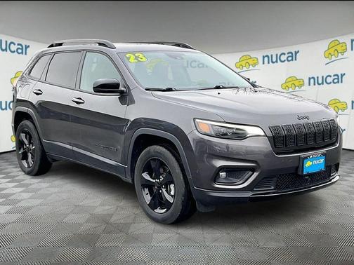 Gray 2023 Jeep Cherokee Altitude Lux