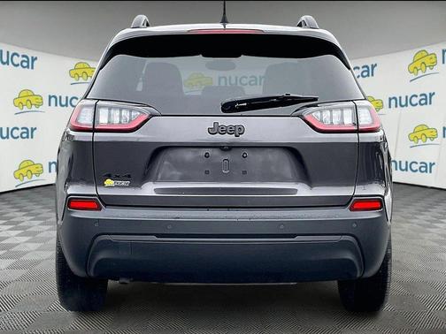 Gray 2023 Jeep Cherokee Altitude Lux