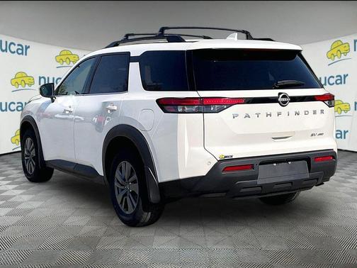 White 2024 Nissan Pathfinder SV