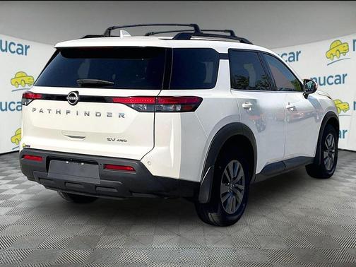 White 2024 Nissan Pathfinder SV
