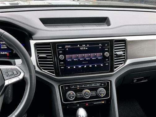 2022 Volkswagen Atlas 3.6L SE w/Technology