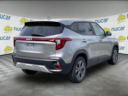 Gray 2024 Kia Seltos LX