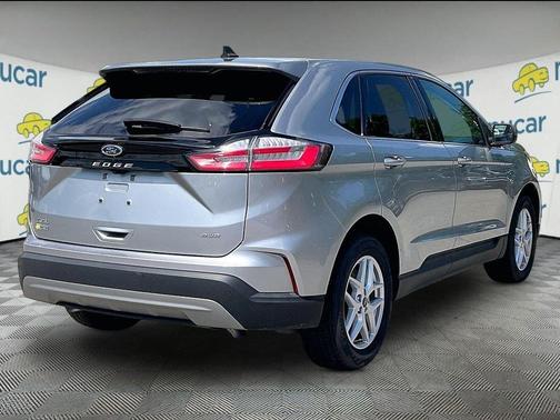 Silver 2024 Ford Edge SEL