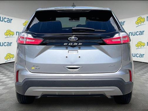 Silver 2024 Ford Edge SEL