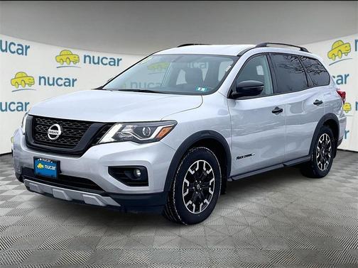 2020 Nissan Pathfinder SV