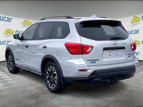2020 Nissan Pathfinder SV