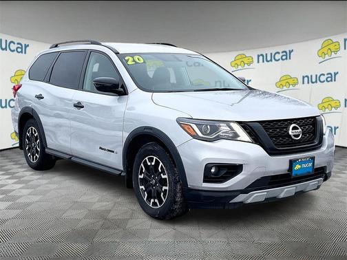 2020 Nissan Pathfinder SV