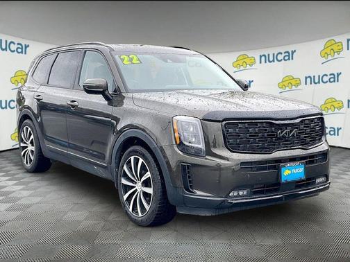 Green 2022 Kia Telluride SX