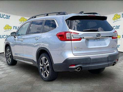 Ice Silver Metallic 2023 Subaru Ascent Limited 7-Passenger
