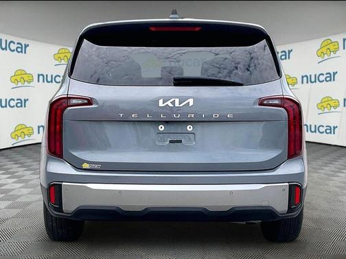 Silver 2025 Kia Telluride LX