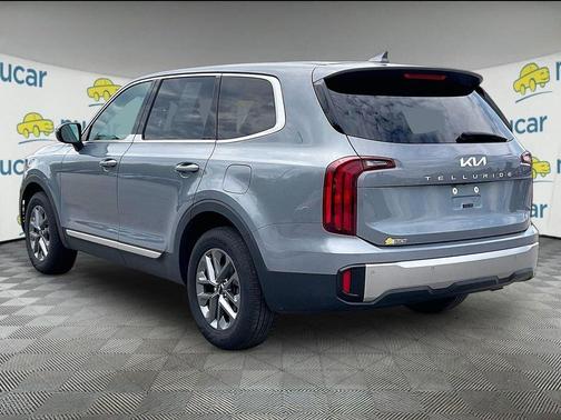 Silver 2025 Kia Telluride LX