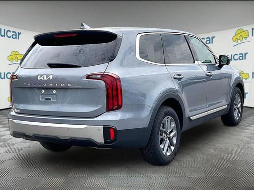 Silver 2025 Kia Telluride LX
