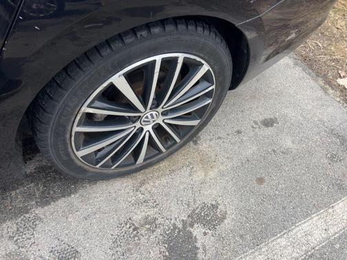 Black 2016 Volkswagen Jetta 1.8T Sport