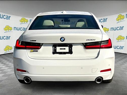 2023 BMW 330 i xDrive