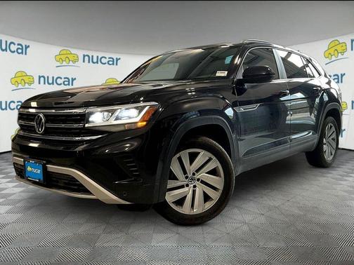 Deep Black Pearl Effect 2022 Volkswagen Atlas Cross Sport 3.6L V6 SE w/Technology