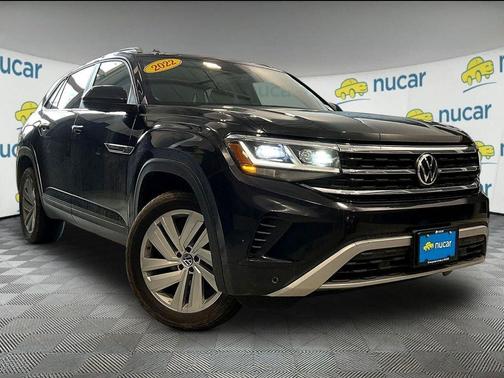 Deep Black Pearl Effect 2022 Volkswagen Atlas Cross Sport 3.6L V6 SE w/Technology