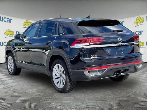 Deep Black Pearl Effect 2022 Volkswagen Atlas Cross Sport 3.6L V6 SE w/Technology