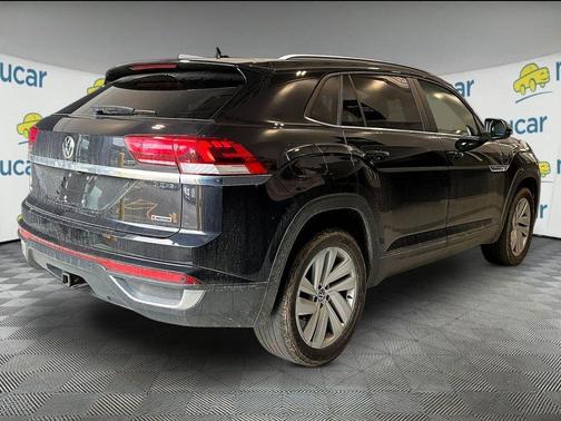 Deep Black Pearl Effect 2022 Volkswagen Atlas Cross Sport 3.6L V6 SE w/Technology