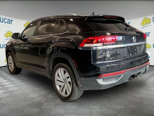 Deep Black Pearl Effect 2022 Volkswagen Atlas Cross Sport 3.6L V6 SE w/Technology