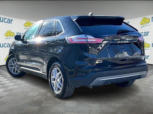 Black 2023 Ford Edge SEL