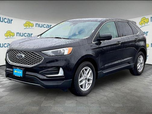 Black 2023 Ford Edge SEL