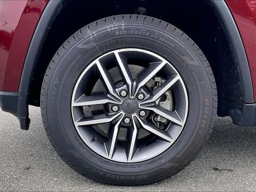 Red 2022 Jeep Grand Cherokee WK Limited