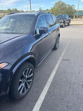 2019 Volvo XC90 T6 Momentum