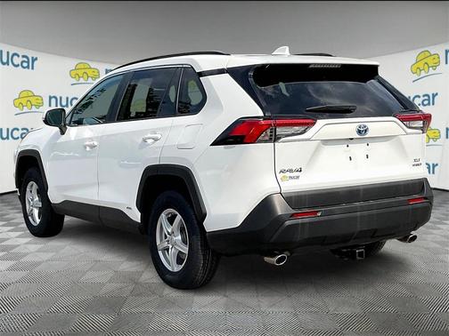 2022 Toyota RAV4 Hybrid XLE