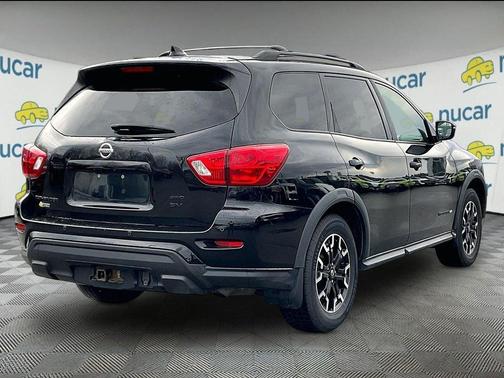 2020 Nissan Pathfinder SV