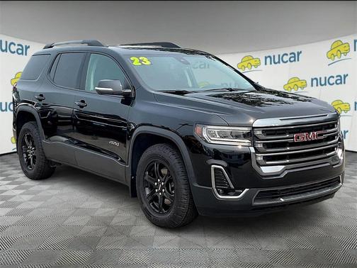 2023 GMC Acadia AT4