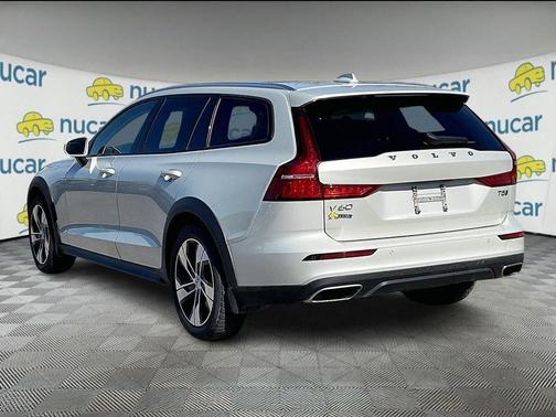 2020 Volvo V60 Cross Country T5