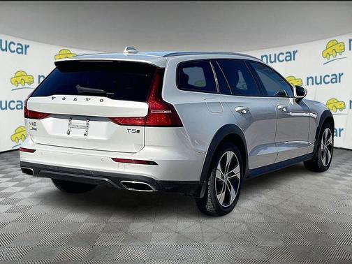 2020 Volvo V60 Cross Country T5
