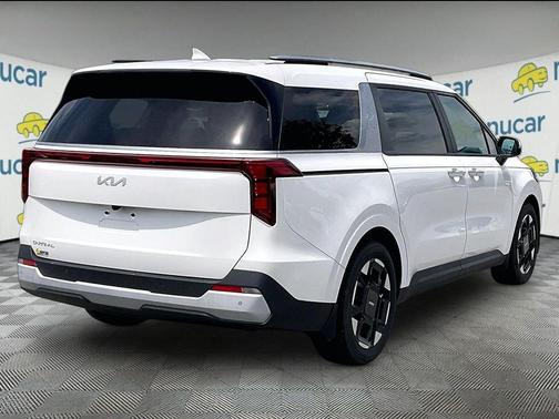White 2025 Kia Carnival EX