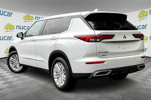 2022 Mitsubishi Outlander ES