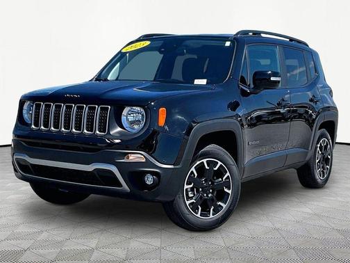 Black 2023 Jeep Renegade Latitude