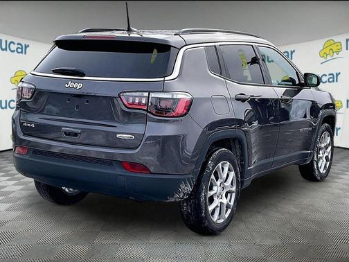 2022 Jeep Compass Latitude Lux