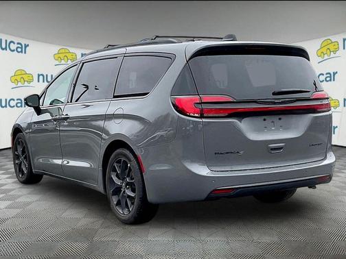 Gray 2025 Chrysler Pacifica Limited