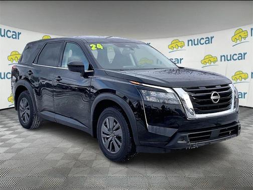 2024 Nissan Pathfinder S